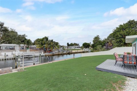 House in Bradenton, Florida 4 bedrooms, 145.11 sq.m. № 1724019 - photo 4