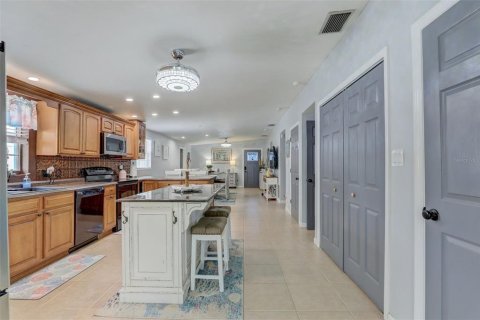 House in Bradenton, Florida 4 bedrooms, 145.11 sq.m. № 1724019 - photo 18