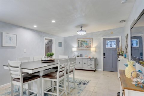 House in Bradenton, Florida 4 bedrooms, 145.11 sq.m. № 1724019 - photo 12