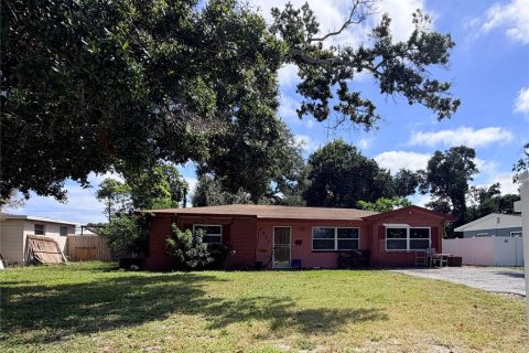 Casa en venta en Saint Petersburg, Florida, 1 dormitorio, 113.15 m2 № 2386057 - foto 2