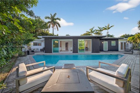 House in Miami Beach, Florida 5 bedrooms, 285.86 sq.m. № 2030916 - photo 5
