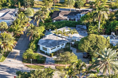 House in Miami Beach, Florida 5 bedrooms, 285.86 sq.m. № 2030916 - photo 8