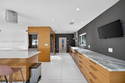 House in Miami Beach, Florida 5 bedrooms, 285.86 sq.m. № 2030916 - photo 16
