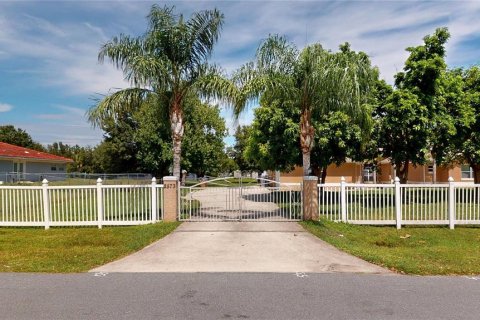 Casa en alquiler en Kissimmee, Florida, 4 dormitorios, 217.86 m2 № 1900432 - foto 3