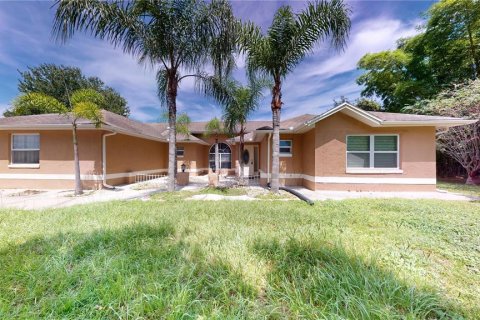 Casa en alquiler en Kissimmee, Florida, 4 dormitorios, 217.86 m2 № 1900432 - foto 1