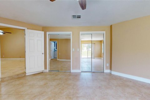Casa en alquiler en Kissimmee, Florida, 4 dormitorios, 217.86 m2 № 1900432 - foto 28