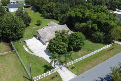 Casa en alquiler en Kissimmee, Florida, 4 dormitorios, 217.86 m2 № 1900432 - foto 2