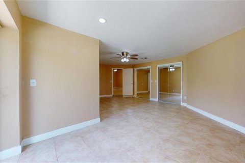 Casa en alquiler en Kissimmee, Florida, 4 dormitorios, 217.86 m2 № 1900432 - foto 27
