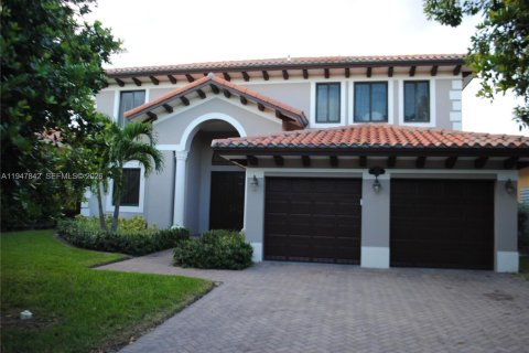 Villa ou maison à vendre à Cutler Bay, Floride: 5 chambres, 366.5 m2 № 2005047 - photo 2