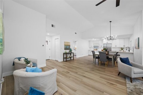Casa en venta en Clearwater, Florida, 2 dormitorios, 123.19 m2 № 2386031 - foto 7