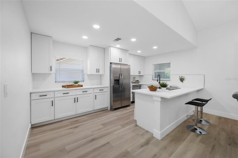 Casa en venta en Clearwater, Florida, 2 dormitorios, 123.19 m2 № 2386031 - foto 17