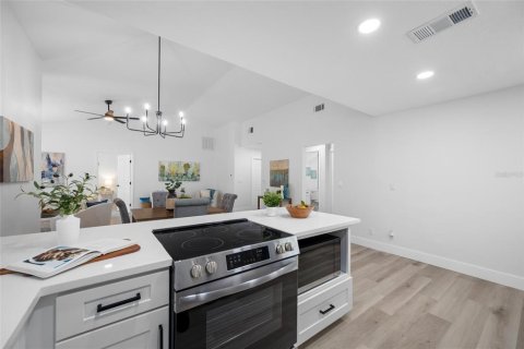 Casa en venta en Clearwater, Florida, 2 dormitorios, 123.19 m2 № 2386031 - foto 23