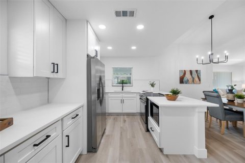 Casa en venta en Clearwater, Florida, 2 dormitorios, 123.19 m2 № 2386031 - foto 19