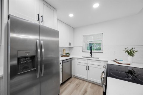 Casa en venta en Clearwater, Florida, 2 dormitorios, 123.19 m2 № 2386031 - foto 22