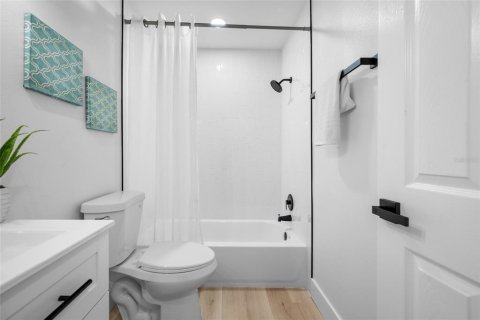 Casa en venta en Clearwater, Florida, 2 dormitorios, 123.19 m2 № 2386031 - foto 28