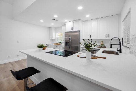 Casa en venta en Clearwater, Florida, 2 dormitorios, 123.19 m2 № 2386031 - foto 18