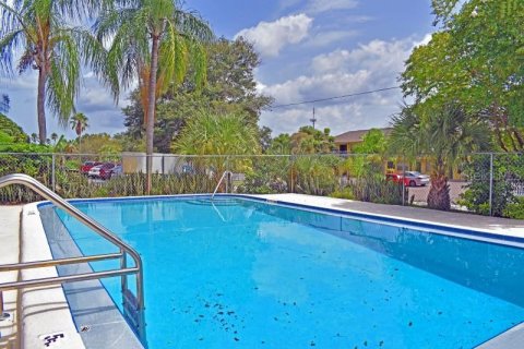 Condominio en alquiler en Clearwater, Florida, 2 dormitorios, 74.32 m2 № 2232368 - foto 11