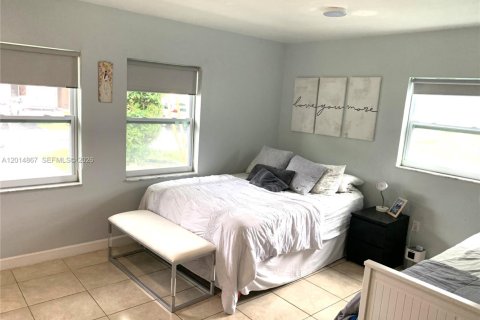 Touwnhouse à vendre à Miami, Floride: 2 chambres, 90.12 m2 № 2155104 - photo 15