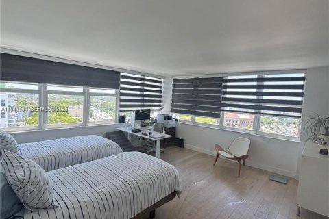 Condo in North Miami, Florida, 2 bedrooms  № 1999122 - photo 6