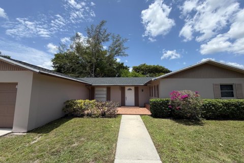 House in Boca Raton, Florida 4 bedrooms, 151.24 sq.m. № 2188741