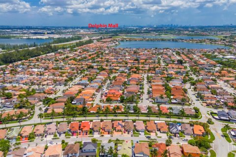 Villa ou maison à vendre à Miami, Floride: 3 chambres, 154.03 m2 № 2053966 - photo 6