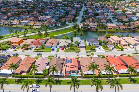 Villa ou maison à vendre à Miami, Floride: 3 chambres, 154.03 m2 № 2053966 - photo 9