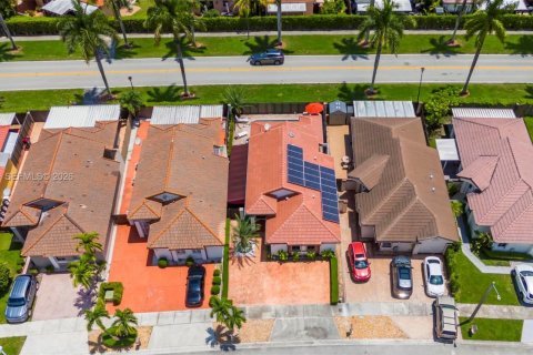 Villa ou maison à vendre à Miami, Floride: 3 chambres, 154.03 m2 № 2053966 - photo 4