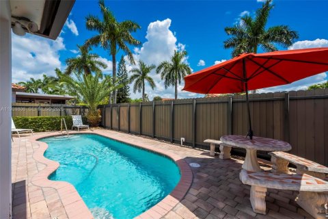 Villa ou maison à vendre à Miami, Floride: 3 chambres, 154.03 m2 № 2053966 - photo 1