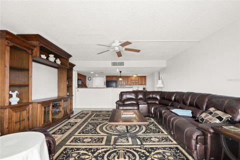 Condominio en alquiler en Treasure Island, Florida, 3 dormitorios, 165.37 m2 № 1554225 - foto 12