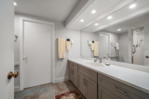 Condo in Belleair, Florida, 2 bedrooms  № 1415963 - photo 21
