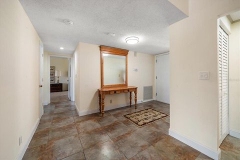 Condo in Belleair, Florida, 2 bedrooms  № 1415963 - photo 7