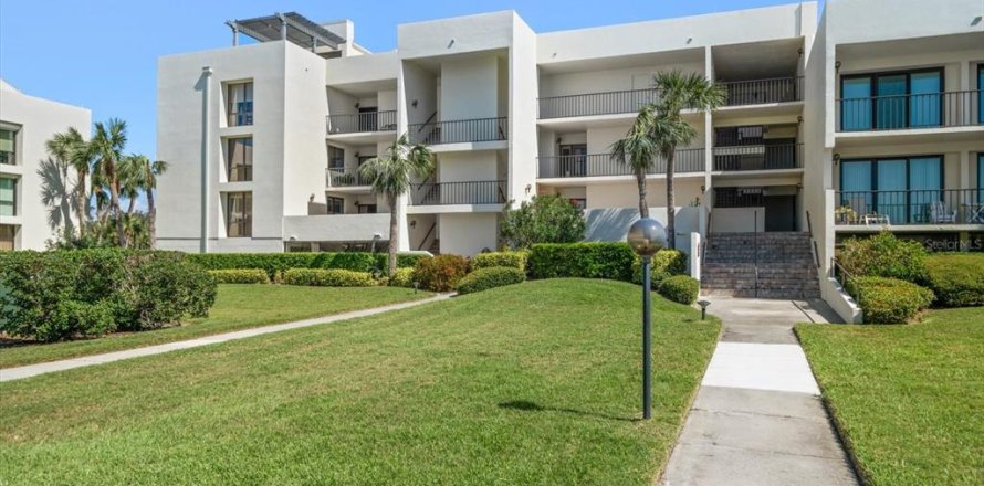 Condo in Belleair, Florida, 2 bedrooms  № 1415963