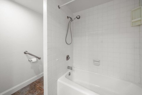 Condo in Belleair, Florida, 2 bedrooms  № 1415963 - photo 22