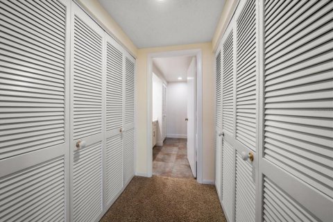 Condo in Belleair, Florida, 2 bedrooms  № 1415963 - photo 28
