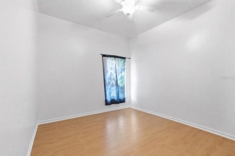 House in Seffner, Florida 3 bedrooms, 176.61 sq.m. № 2195640 - photo 18