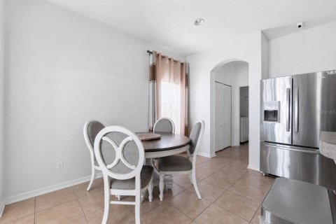 House in Seffner, Florida 3 bedrooms, 176.61 sq.m. № 2195640 - photo 16