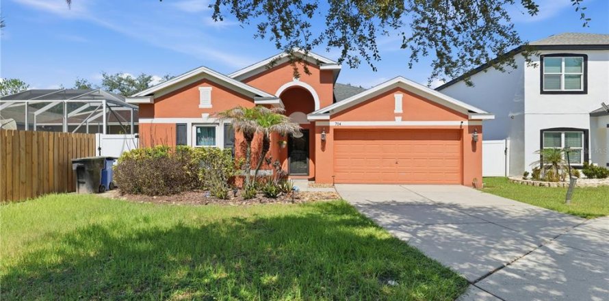 House in Seffner, Florida 3 bedrooms, 176.61 sq.m. № 2195640