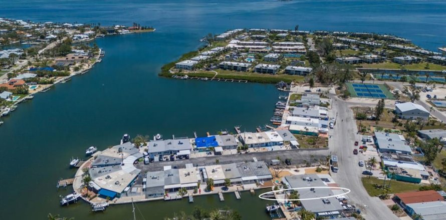 Casa en Holmes Beach, Florida 2 dormitorios, 88.26 m2 № 1637839
