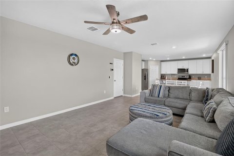 Casa en venta en Haines City, Florida, 4 dormitorios, 219.62 m2 № 2166808 - foto 26