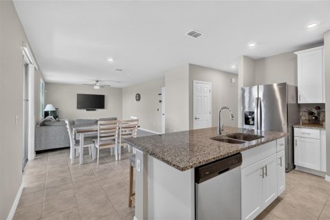 Casa en venta en Haines City, Florida, 4 dormitorios, 219.62 m2 № 2166808 - foto 17