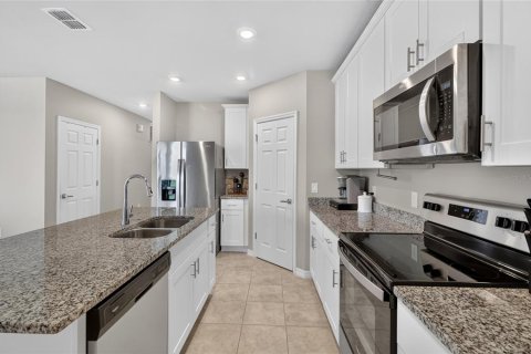 Casa en venta en Haines City, Florida, 4 dormitorios, 219.62 m2 № 2166808 - foto 15