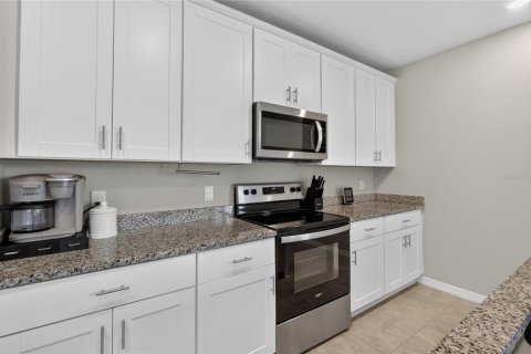 Casa en venta en Haines City, Florida, 4 dormitorios, 219.62 m2 № 2166808 - foto 14