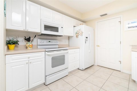 Condo in New Smyrna Beach, Florida, 2 bedrooms  № 1827198 - photo 11