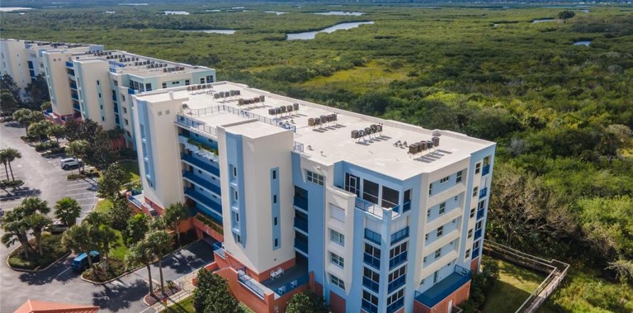 Condo in New Smyrna Beach, Florida, 2 bedrooms  № 1827198