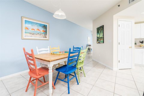 Condo in New Smyrna Beach, Florida, 2 bedrooms  № 1827198 - photo 8