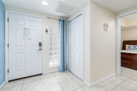 Condo in New Smyrna Beach, Florida, 2 bedrooms  № 1827198 - photo 4