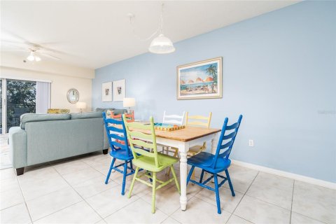 Condo in New Smyrna Beach, Florida, 2 bedrooms  № 1827198 - photo 9