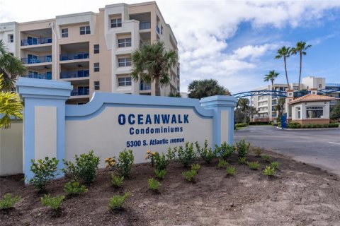 Condo in New Smyrna Beach, Florida, 2 bedrooms  № 1827198 - photo 2