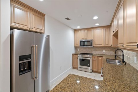 Touwnhouse à vendre à Saint Petersburg, Floride: 2 chambres, 132.29 m2 № 2339827 - photo 8
