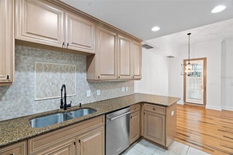Touwnhouse à vendre à Saint Petersburg, Floride: 2 chambres, 132.29 m2 № 2339827 - photo 9